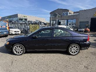 Volvo S-60 2.4D picture 2