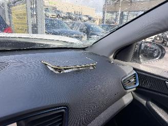 Hyundai Ioniq PLUG-IN HYDBRID picture 25
