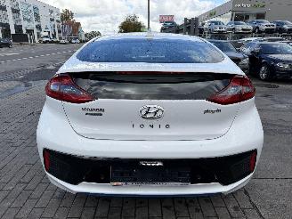 Hyundai Ioniq PLUG-IN HYDBRID picture 9