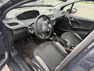 Peugeot 2008 1.2 ACCESS picture 5