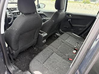 Peugeot 2008 1.2 ACCESS picture 20