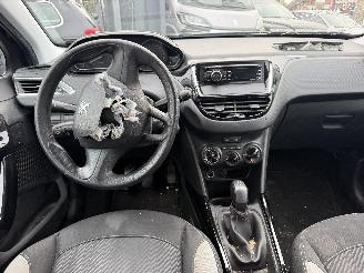Peugeot 2008 1.2 ACCESS picture 6