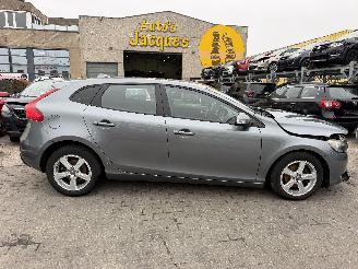 Unfallwagen Volvo V-40 2.0D 2016/4