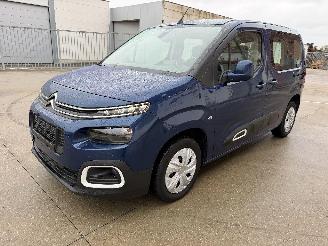 Damaged car Citroën Berlingo 1.2I FEEL 2021/7