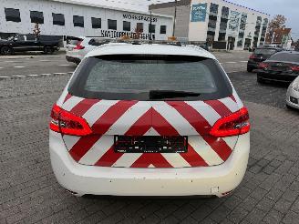Peugeot 308 1.2I picture 9