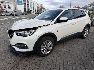 Opel Grandland 1.2I TURBO AUTOMAT picture 2