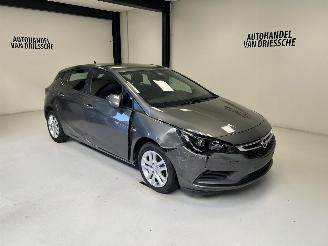 damaged passenger cars Opel Astra EDITION 2019/9