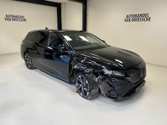 skadebil auto Peugeot 308 PLUGIN/ALLURE 2023/11