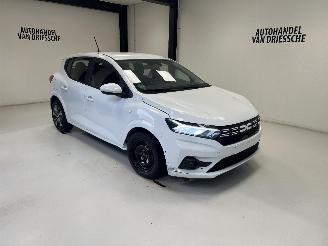 skadebil auto Dacia Sandero  2025/4