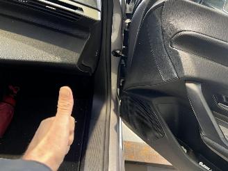 Peugeot 308 AUTOMATIQUE picture 17