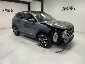 krockskadad bil auto Hyundai Tucson AUTOMAAT/PANORAMA 2020/3
