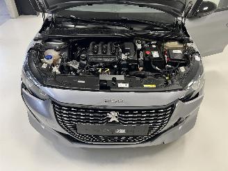 Peugeot 208  picture 11