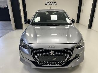 Peugeot 208  picture 10