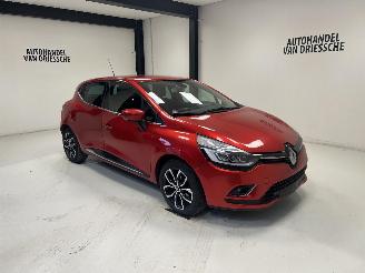 Damaged car Renault Clio INTENS 2018/11