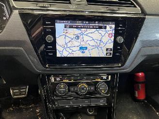 Volkswagen Touran R-LINE /DSG/PANO picture 17