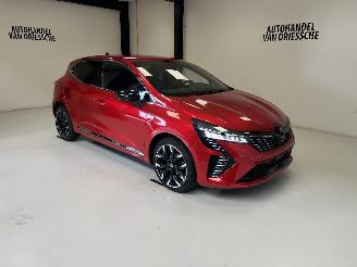 Damaged car Renault Clio TECHNO 2024/2