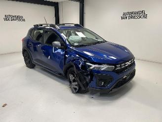 Schadeauto Dacia Sandero LPG+ESSENCE 2023/11