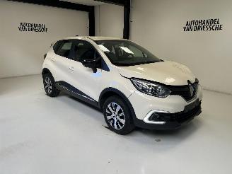 Vaurioauto  passenger cars Renault Captur  2018/5