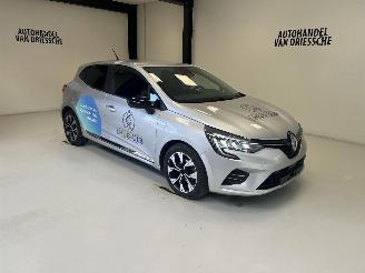 škoda osobní automobily Renault Clio  2023/6