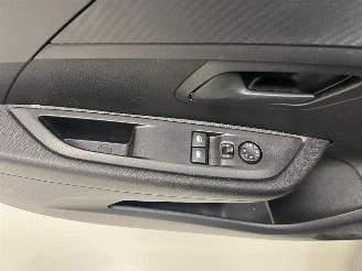 Peugeot 208  picture 14
