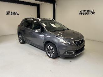 krockskadad bil auto Peugeot 2008 ALLURE/PANORAMA 2018/3