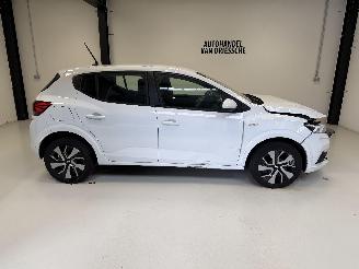 krockskadad bil auto Dacia Sandero  2025/4