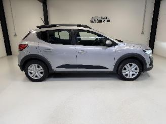 Vaurioauto  passenger cars Dacia Sandero STEPWAY 2024/6