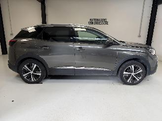 Coche accidentado Peugeot 3008 ALLURE 2018/10