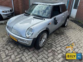 Uttjänta bilar auto Mini Cooper R50 Cooper W10B16 Pure silver (900) 2003/1