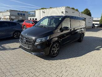 krockskadad bil auto Mercedes V-klasse V300 extra lang 4-Matic Facelift 2025/1