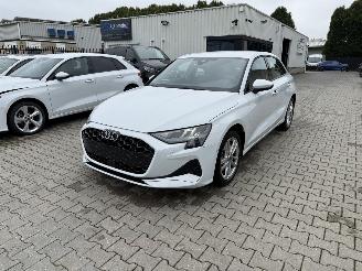 Voiture accidenté Audi A3 2.0 Liter  30TDI Sportback 2025/2