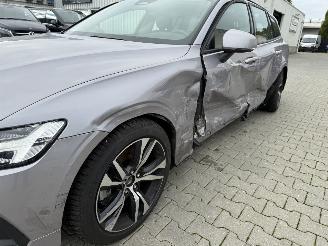 Vaurioauto  passenger cars Volvo V-60 Volvo V60 B4 Kombi Core MildHybrid 2025/6