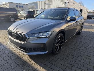 krockskadad bil auto Skoda Superb 1.5 TSI DSG mHEV Essence 2025/6