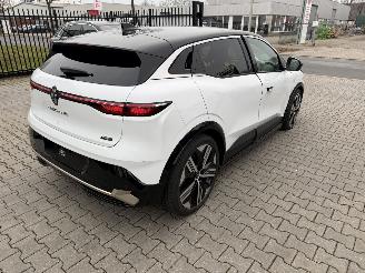 Renault Mégane E-Tech 220 iconic picture 4