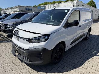 krockskadad bil camper Citroën Berlingo Blue HDI 96 kw L2H1 2025/9
