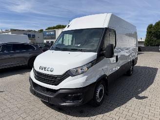 skadebil bedrijf Iveco Daily  2024/5
