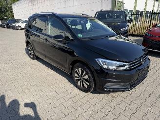Volkswagen Touran 1.5 TSI 150 7-persoons Goal picture 3