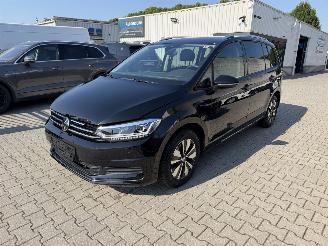 Coche accidentado Volkswagen Touran 1.5 TSI 150 7-persoons Goal 2025/10