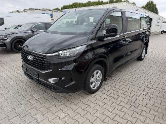 damaged passenger cars Ford Tourneo Custom L2 9-persoons 2025/2