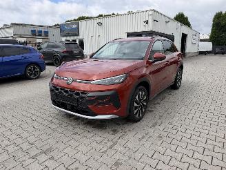 Unfallwagen Volkswagen T-Roc 1.5 eTSI nieuw model 2026/2