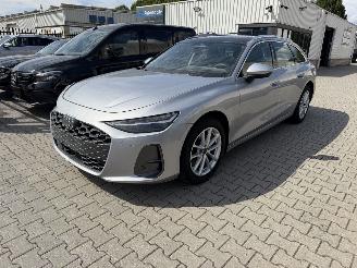 Voiture accidenté Audi A6 avant 2.0 TDi / Quattro 150 kw mild Hybrid / Panorama 2025/12