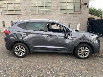 Schadeauto Hyundai Tucson 1.6 I 2018/6