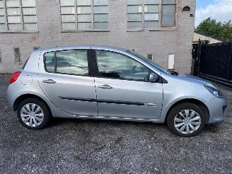 Schadeauto Renault Clio RIP CURL 2007/7