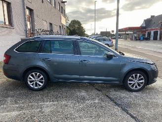 skadebil auto Skoda Octavia AMBITION 2020/9