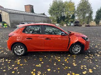 Schadeauto Opel Corsa ESSENTIA 2020/11
