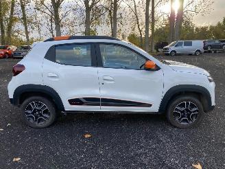krockskadad bil auto Dacia Spring COMFORT PLUS 2022/12