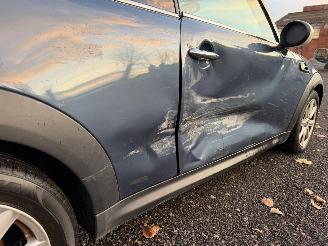 Mini Cooper D picture 17