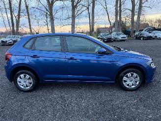 krockskadad bil auto Volkswagen Polo TRENDLINE 2019/1