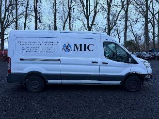 krockskadad bil bedrijf Ford Transit TREND 2017/4