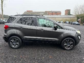 krockskadad bil auto Ford EcoSport COOL&CONNEC 2019/6